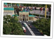 (7/69): LEGOLAND - miniatura centrum Berlina - brama Brandenburska